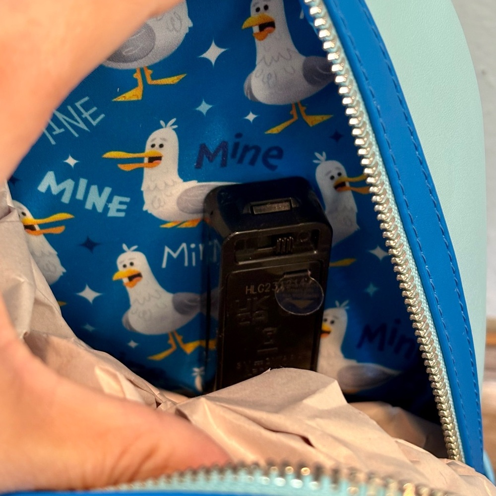 Loungefly Disney Pixar Finding Nemo “Mine! Mine! Mine!” Talking Backpack, BNWT - Picture 9 of 15